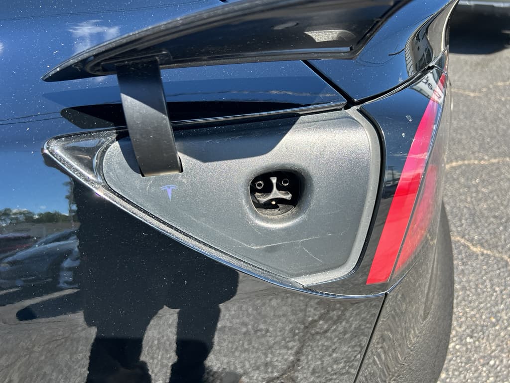 2022 Tesla Model 3 view 3