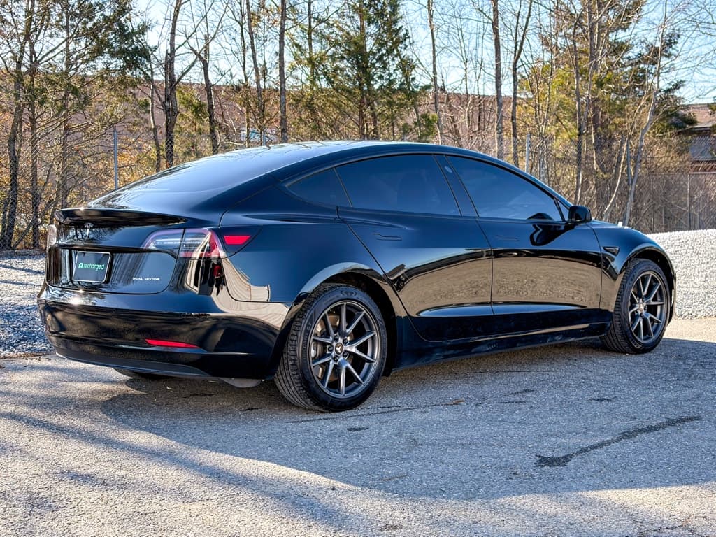 2022 Tesla Model 3 view 3