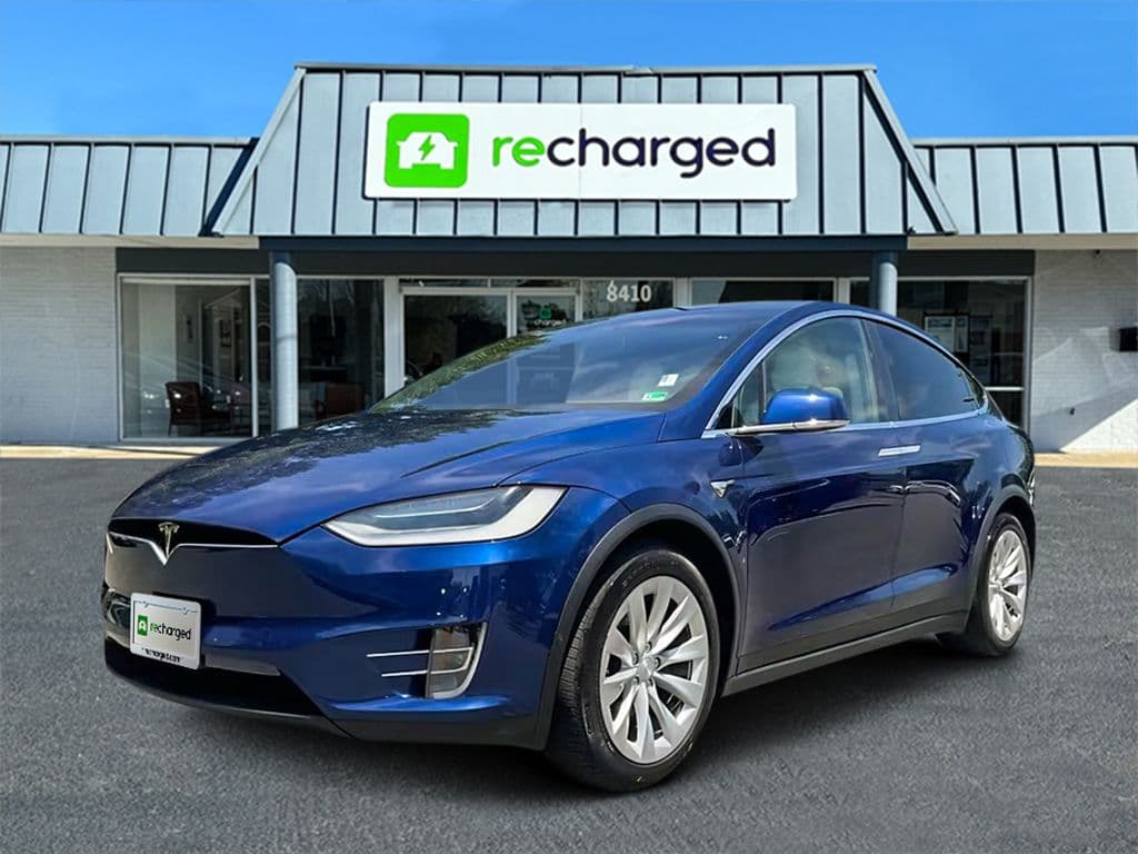 2019 Tesla Model X view 3