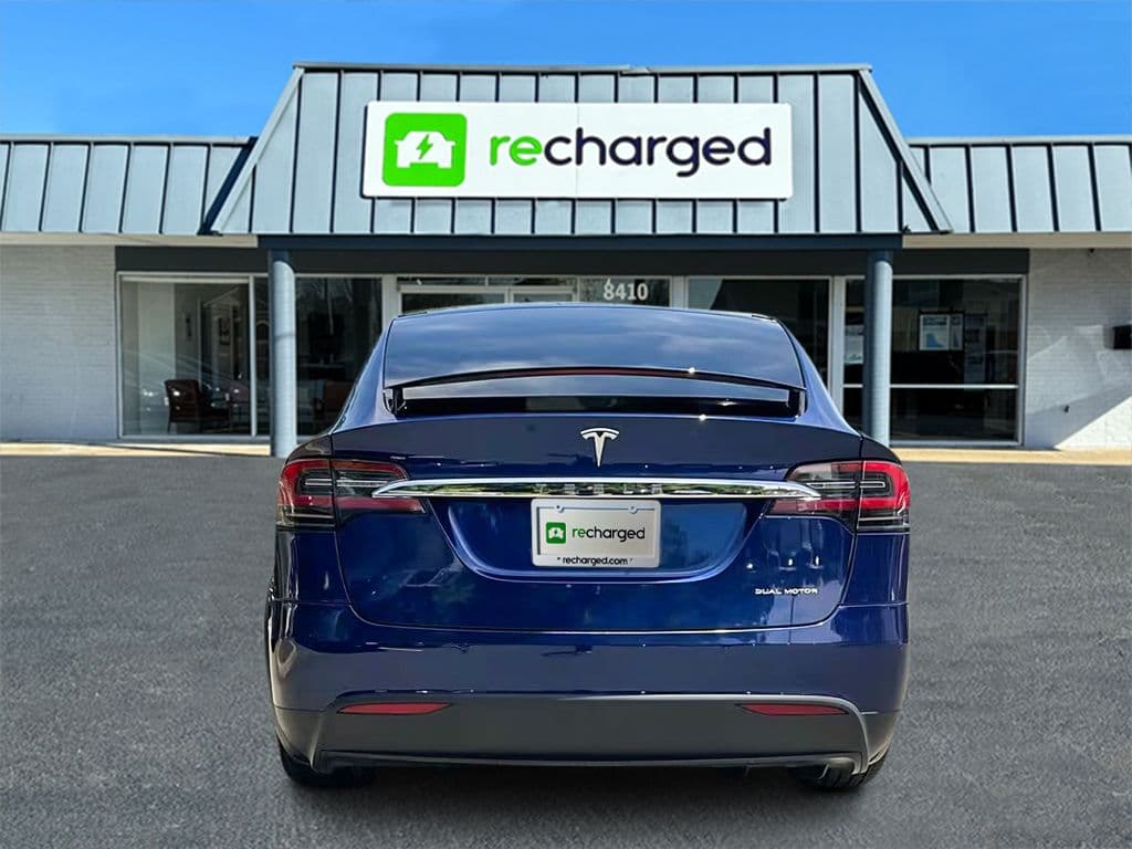 2019 Tesla Model X view 5