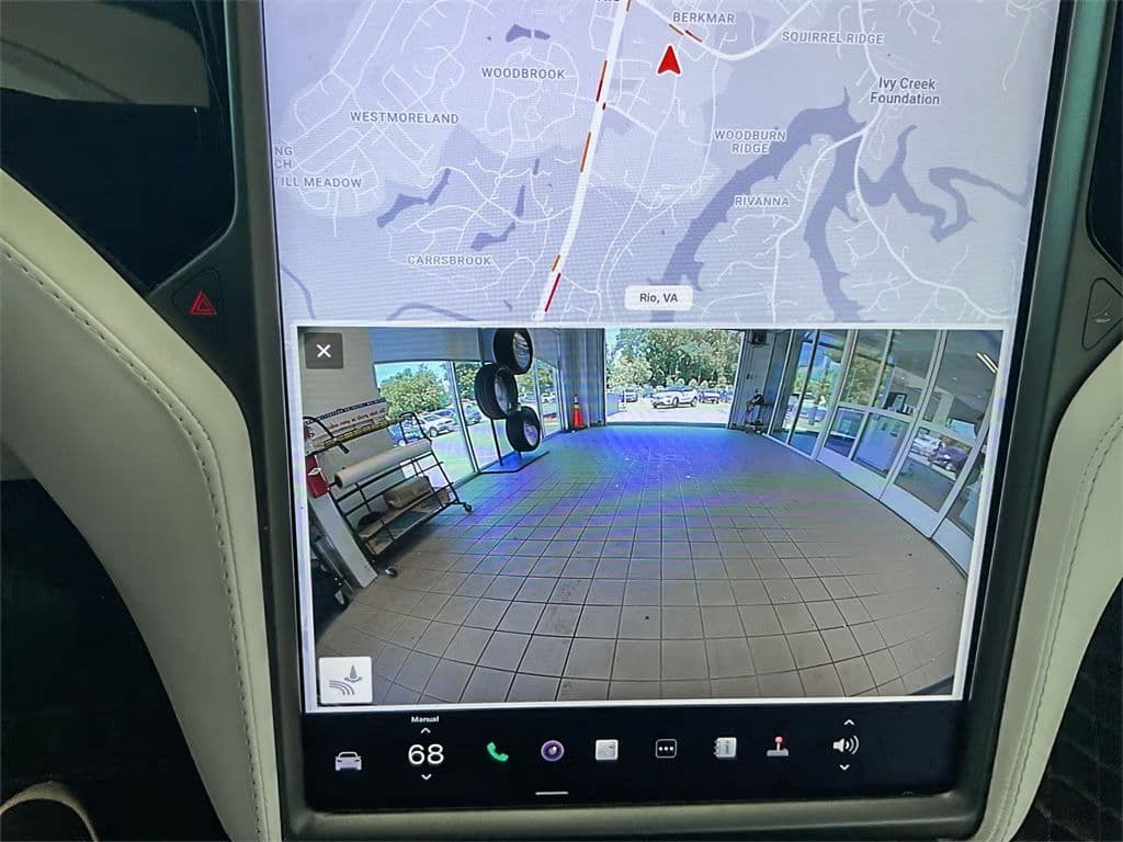 2019 Tesla Model X view 11