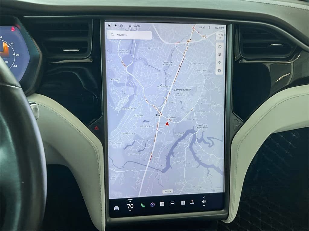 2019 Tesla Model X view 12