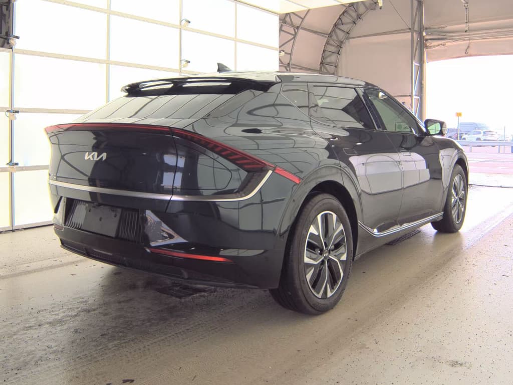 2024 Kia EV6 view 3