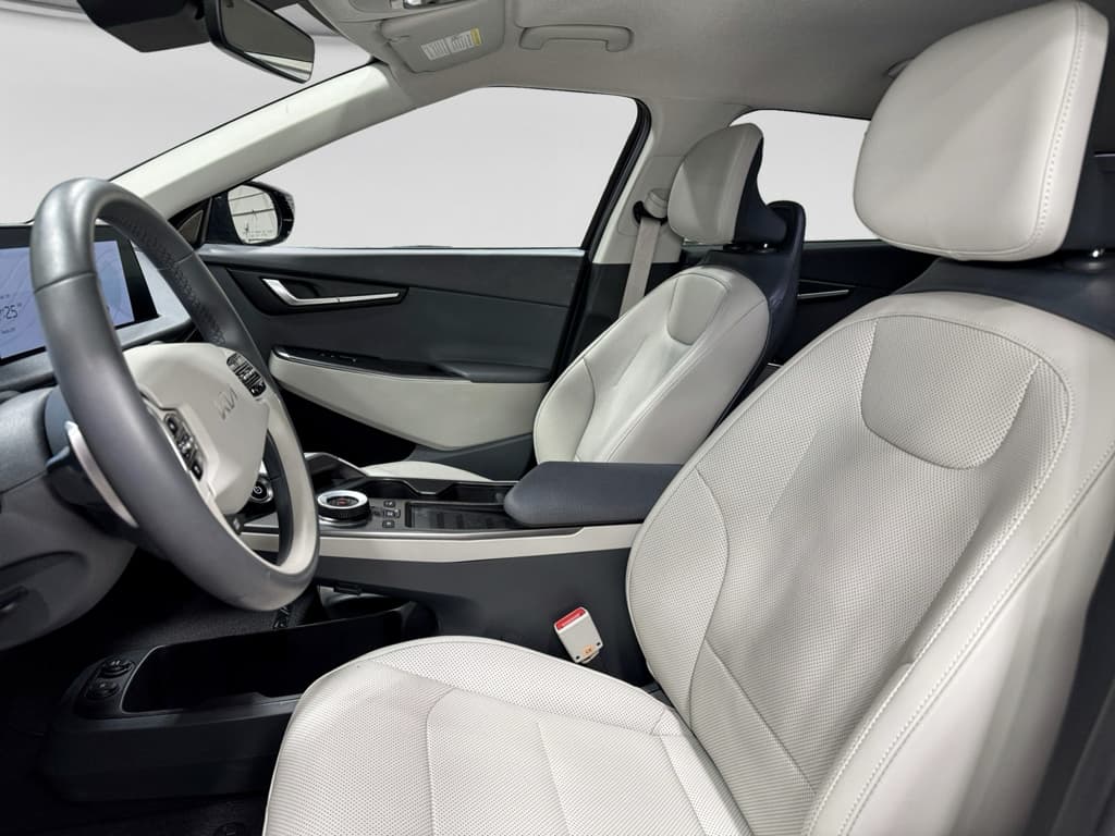 2024 Kia EV6 view 18