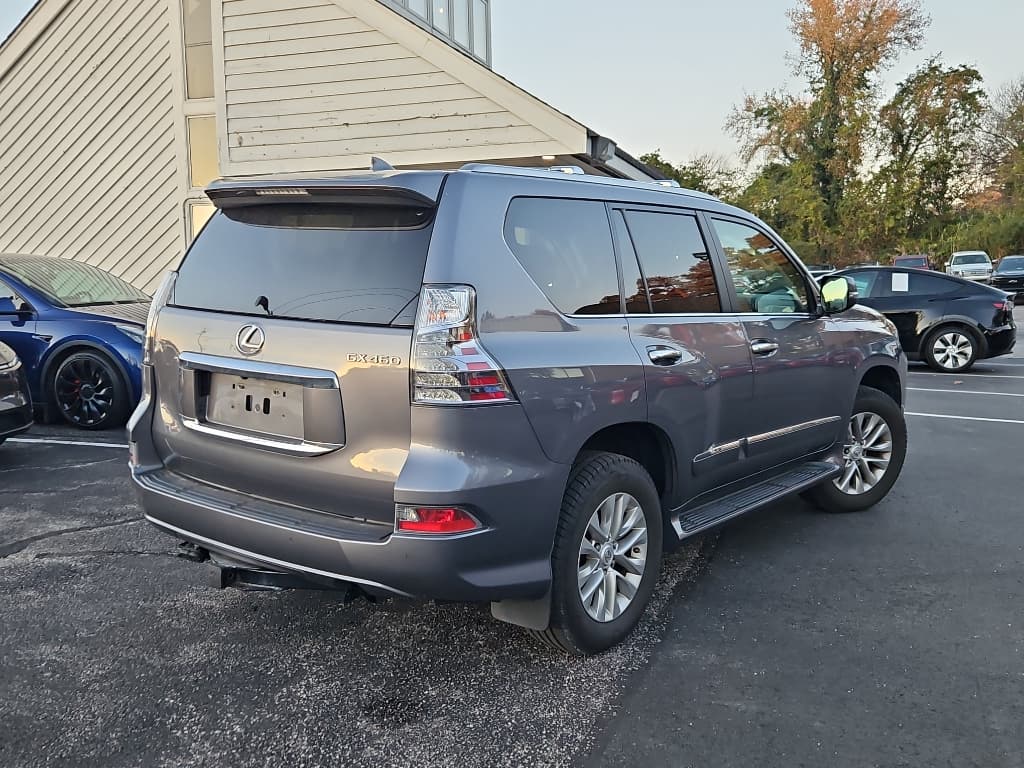 2018 Lexus GX 460 view 3