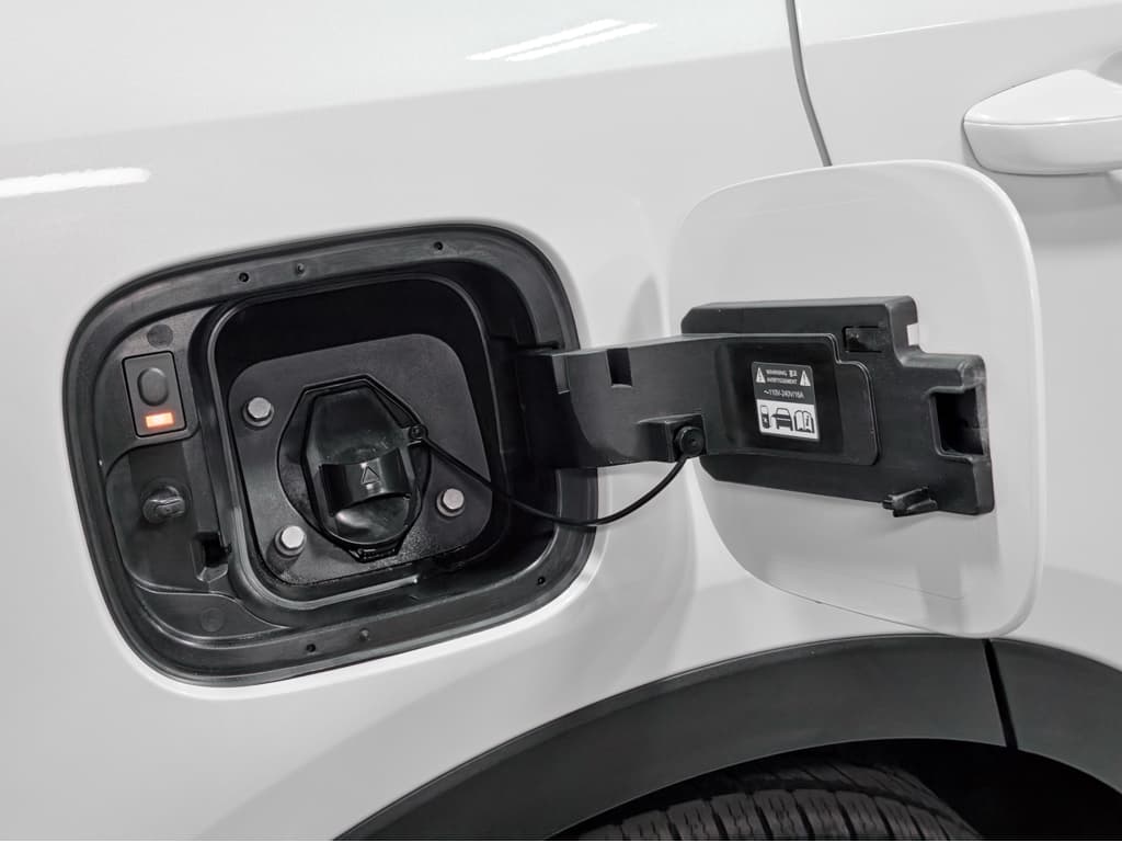 2023 Kia Sorento Plug-in Hybrid view 5