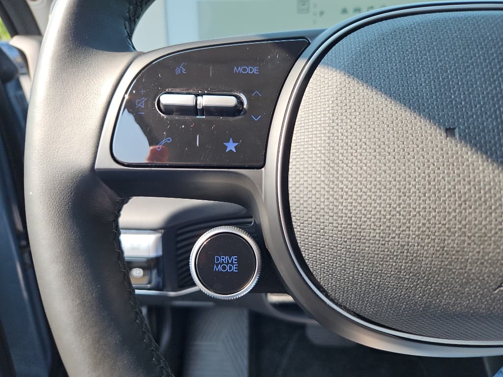 2023 Hyundai IONIQ 5 view 9
