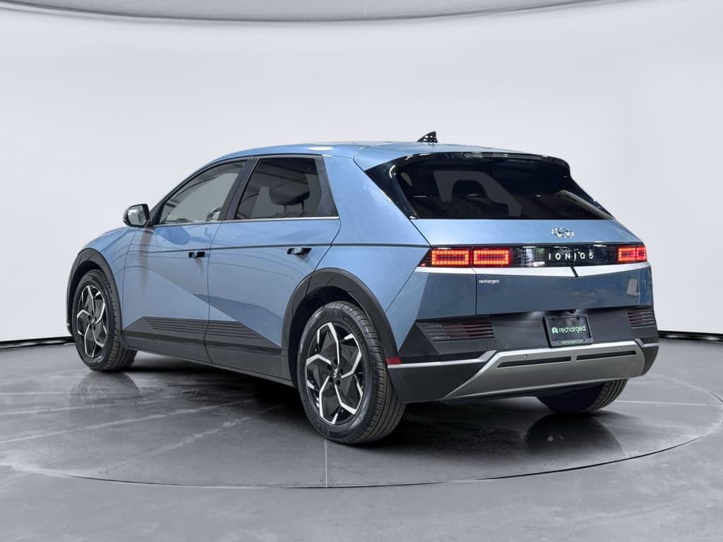 2023 Hyundai IONIQ 5 view 2