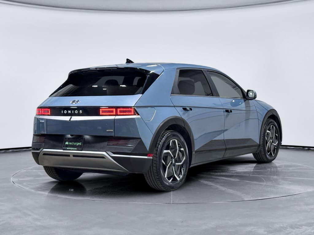 2023 Hyundai IONIQ 5 view 3