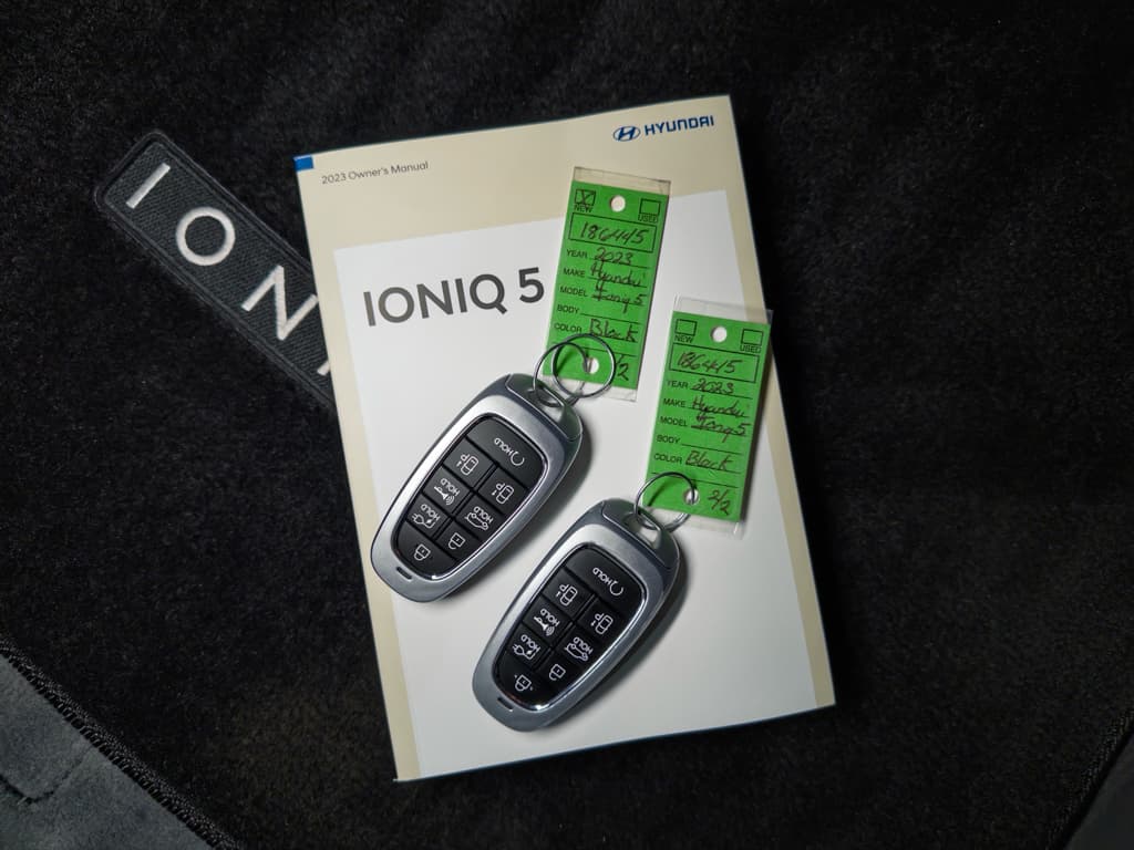 2023 Hyundai IONIQ 5 view 25