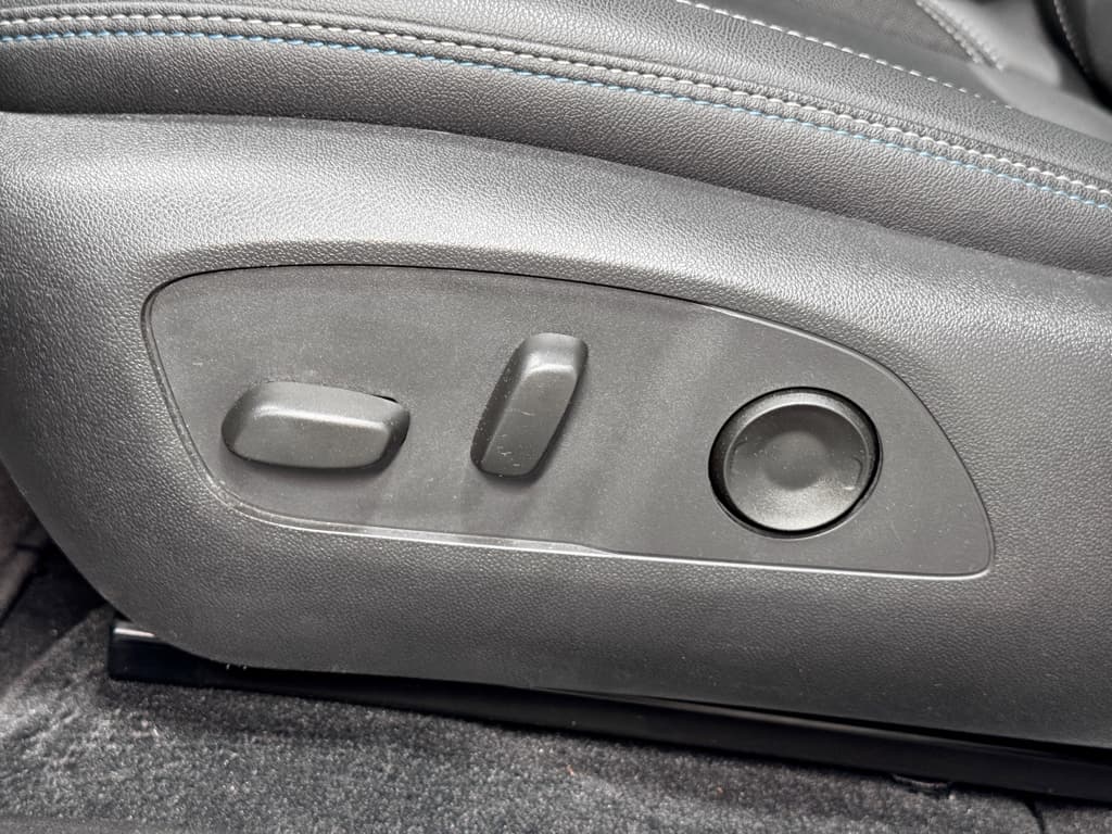 2025 Chevrolet Equinox EV view 6