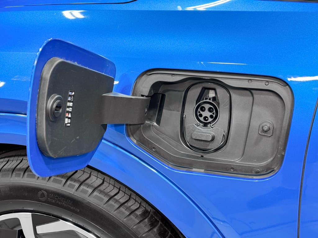 2025 Chevrolet Equinox EV view 5