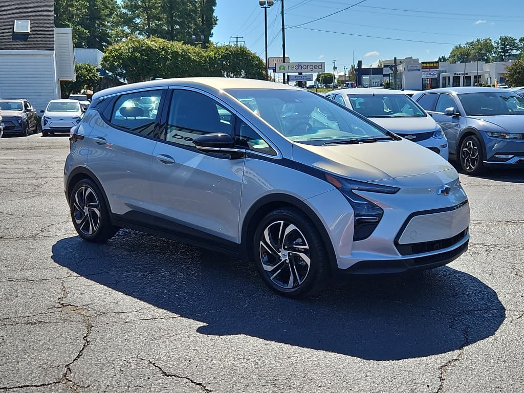 2023 Chevrolet Bolt EV view 4