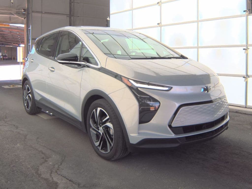 2023 Chevrolet Bolt EV view 3