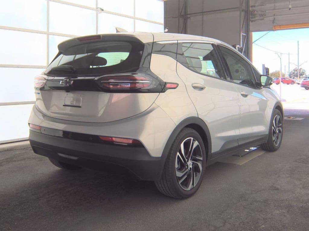 2023 Chevrolet Bolt EV view 4
