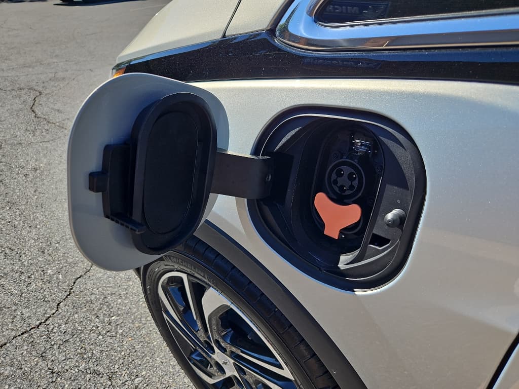2023 Chevrolet Bolt EV view 5