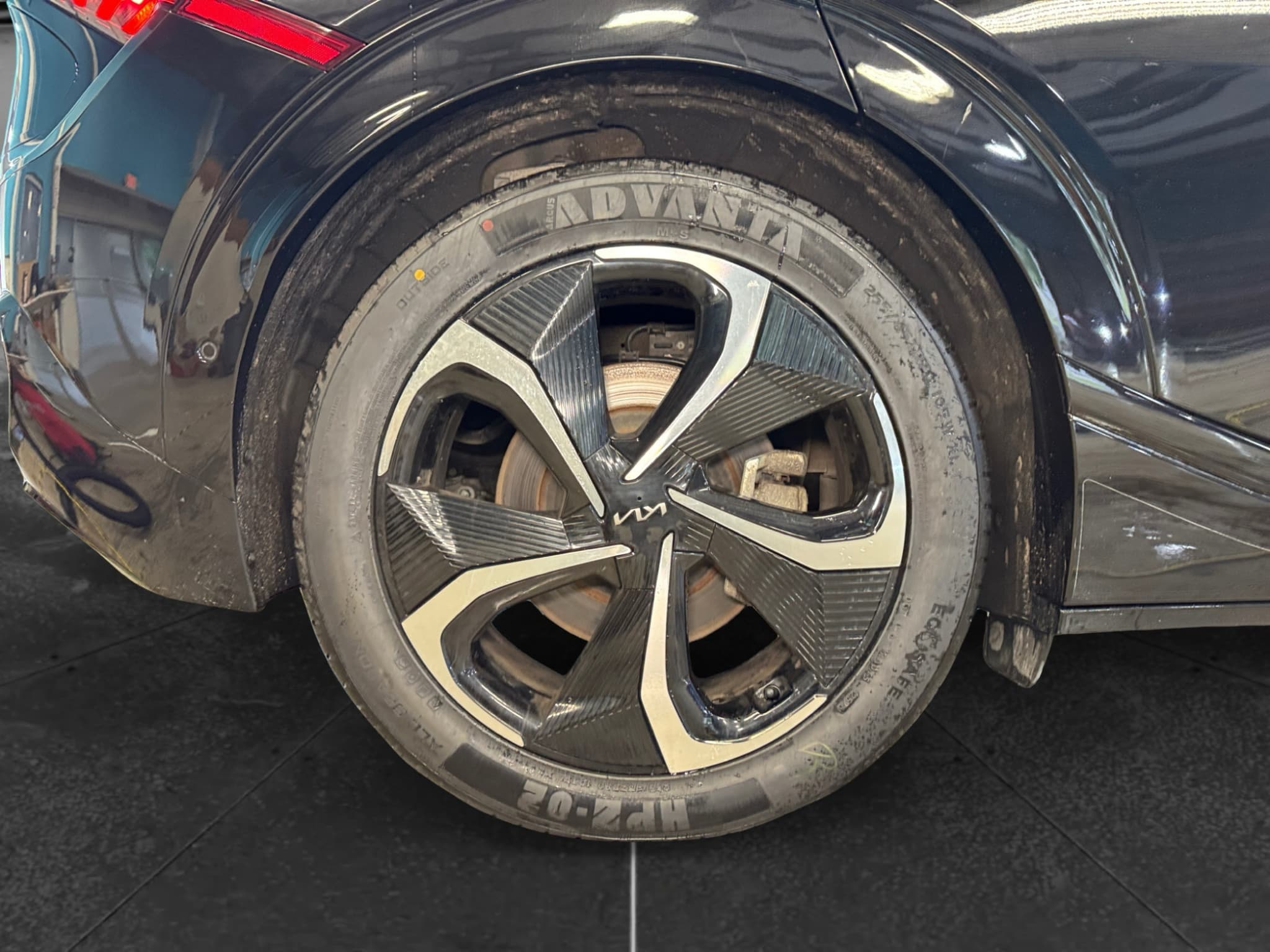 2024 Kia EV6 view 38