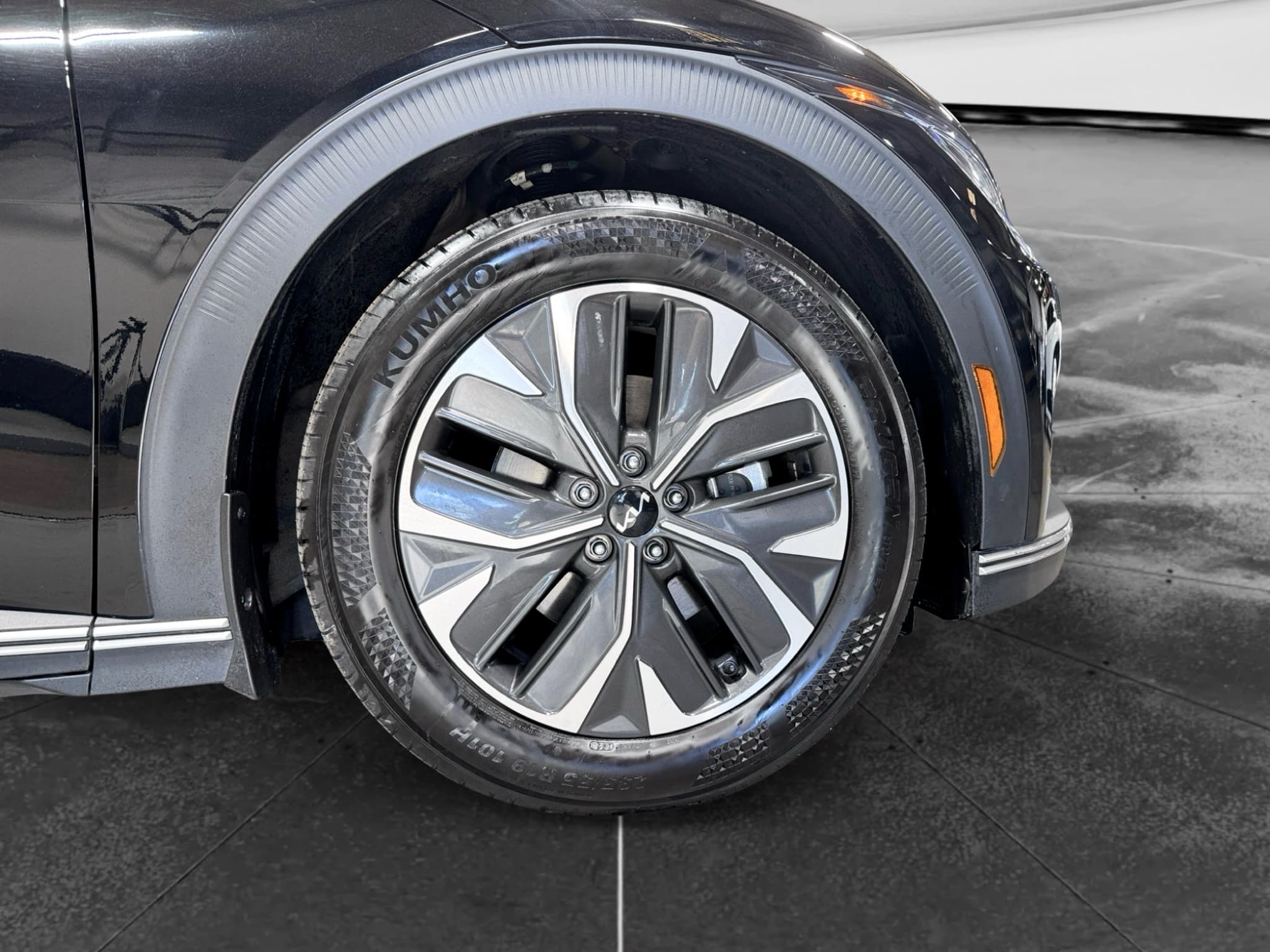2024 Kia EV6 view 38