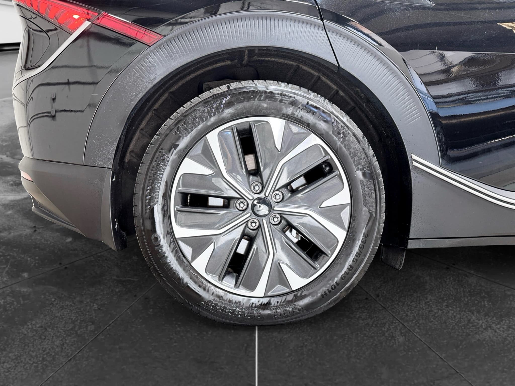 2024 Kia EV6 view 36