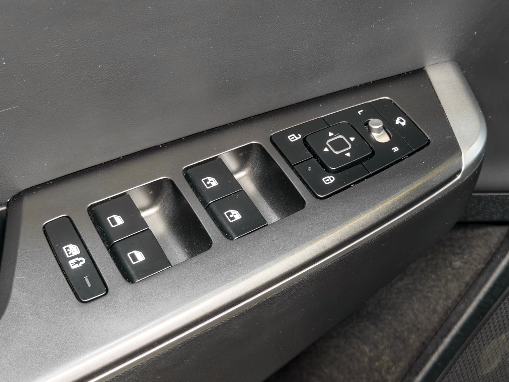 2024 Kia EV6 view 8