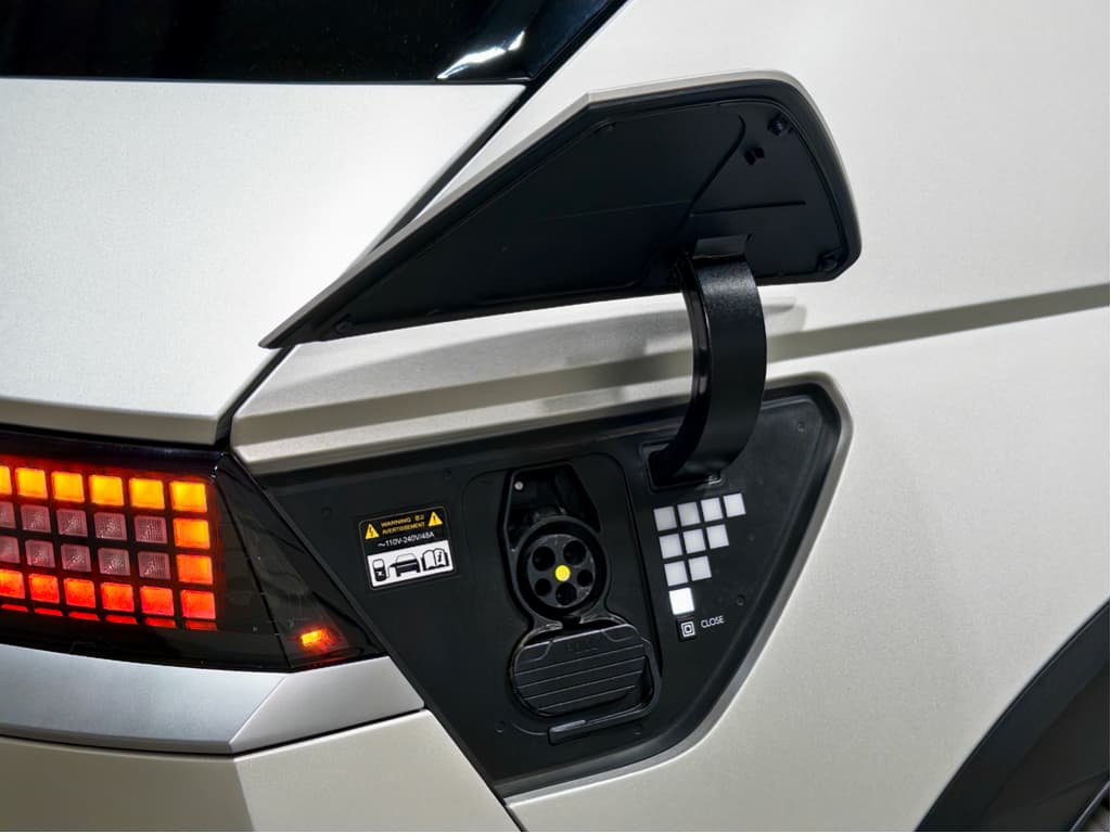 2023 Hyundai IONIQ 5 view 5