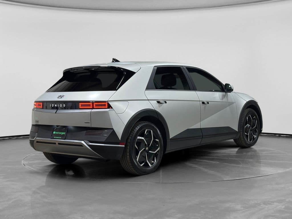 2023 Hyundai IONIQ 5 view 3