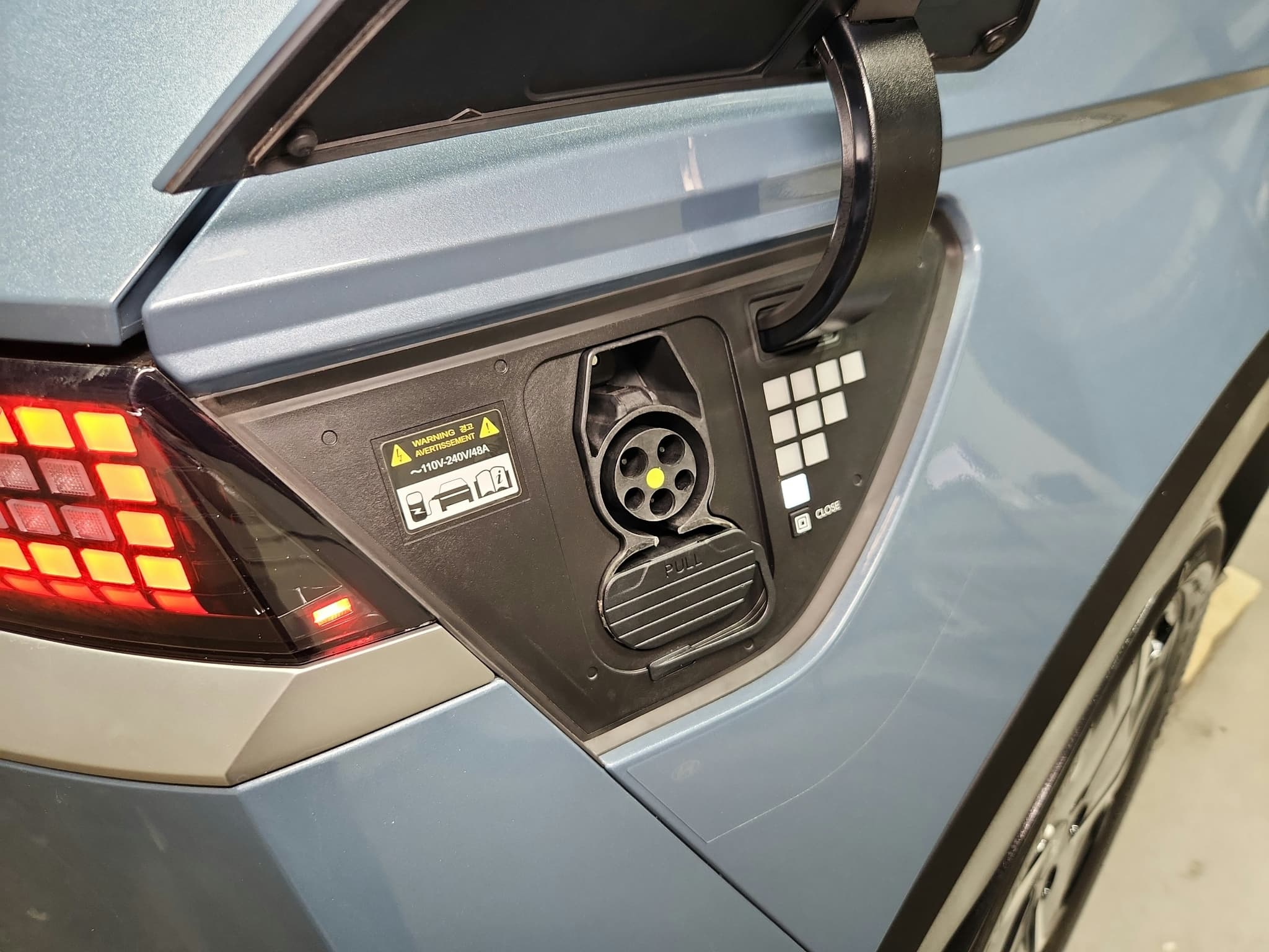 2023 Hyundai IONIQ 5 view 9