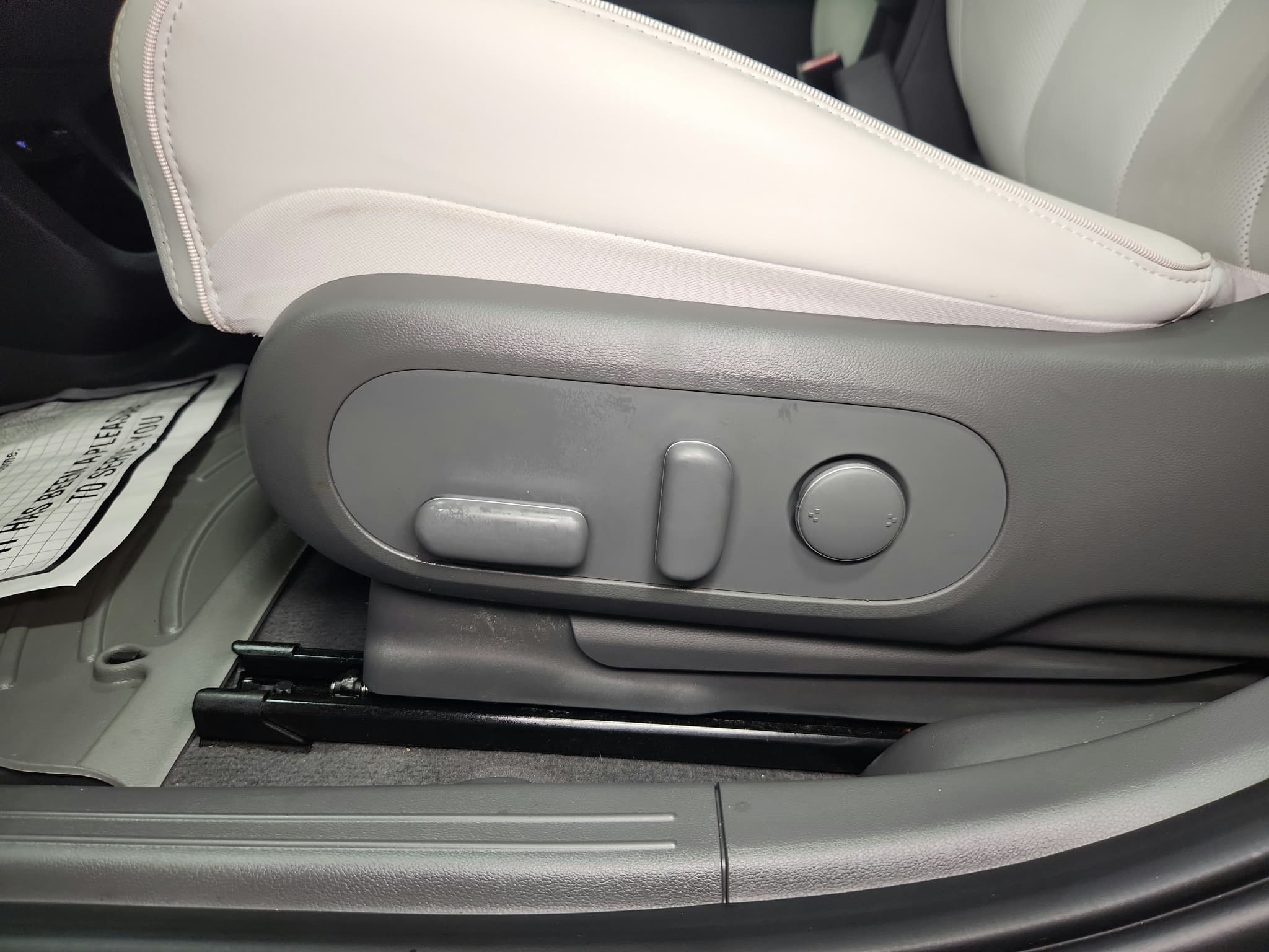 2023 Hyundai IONIQ 5 view 10