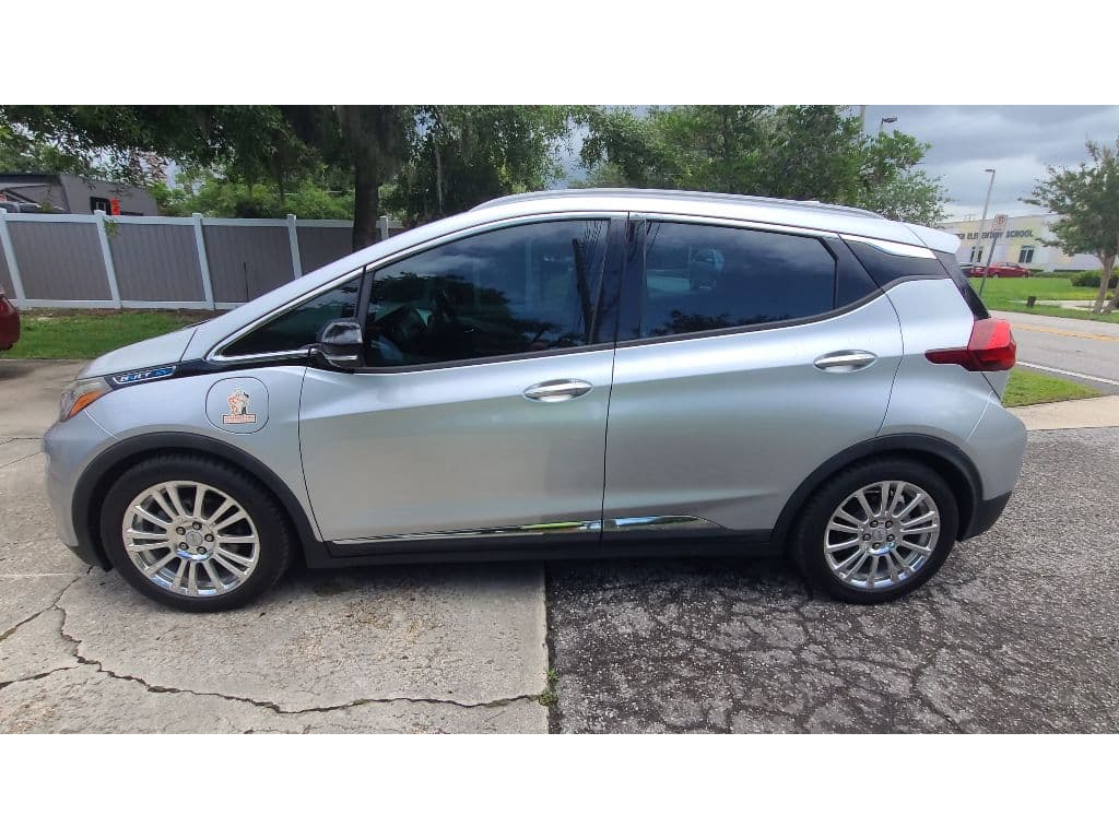 2017 Chevrolet Bolt EV view 2