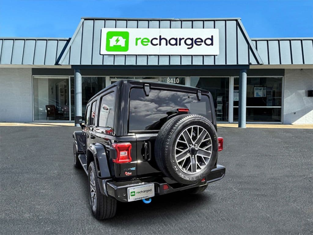 2022 Jeep Wrangler view 4