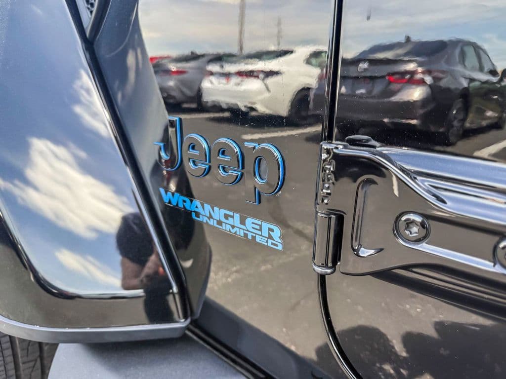 2022 Jeep Wrangler view 34