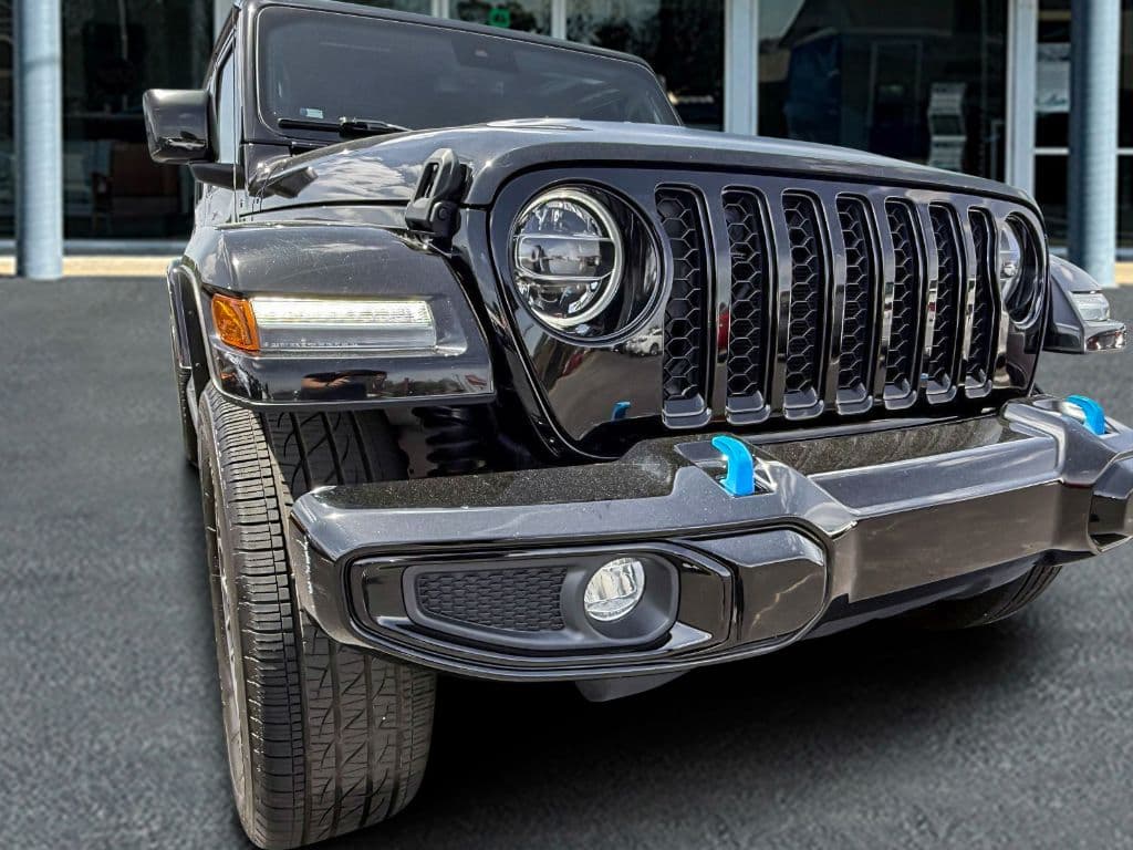 2022 Jeep Wrangler view 36