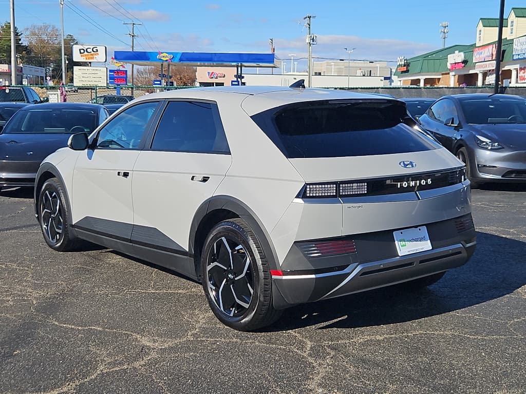 2023 Hyundai IONIQ 5 view 2