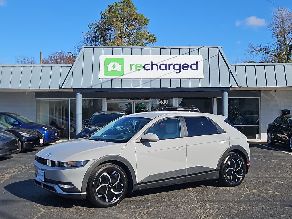 2023 Hyundai IONIQ 5 view 1