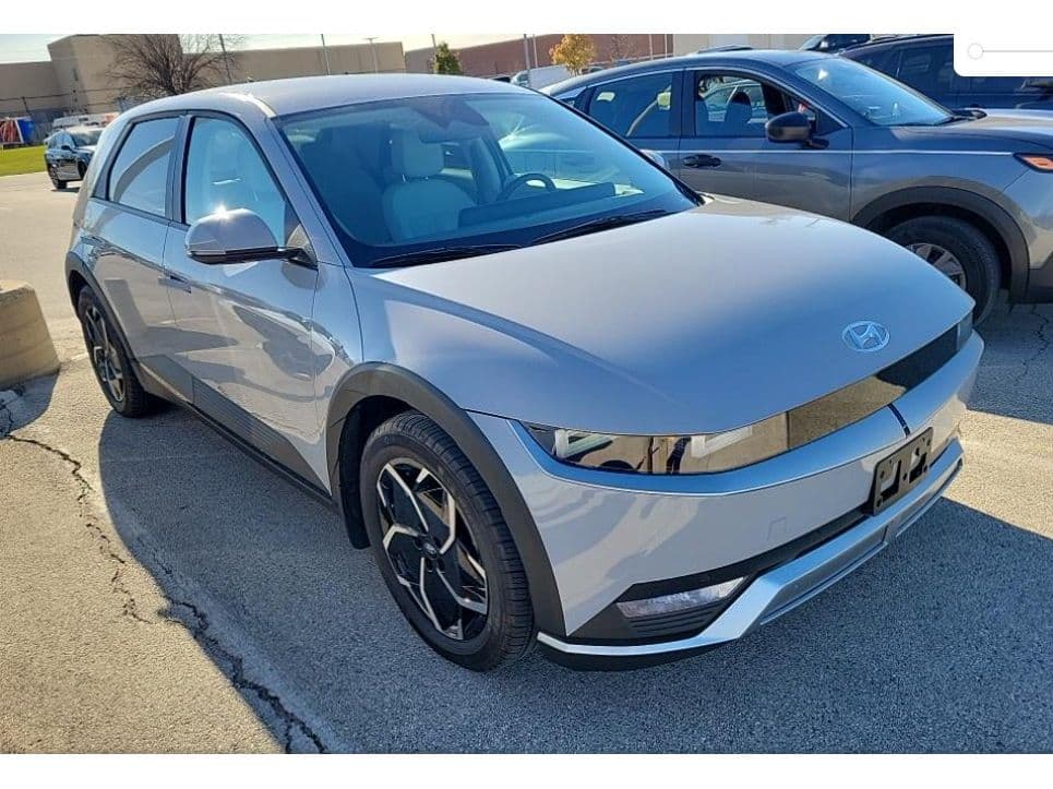 2023 Hyundai IONIQ 5 view 3