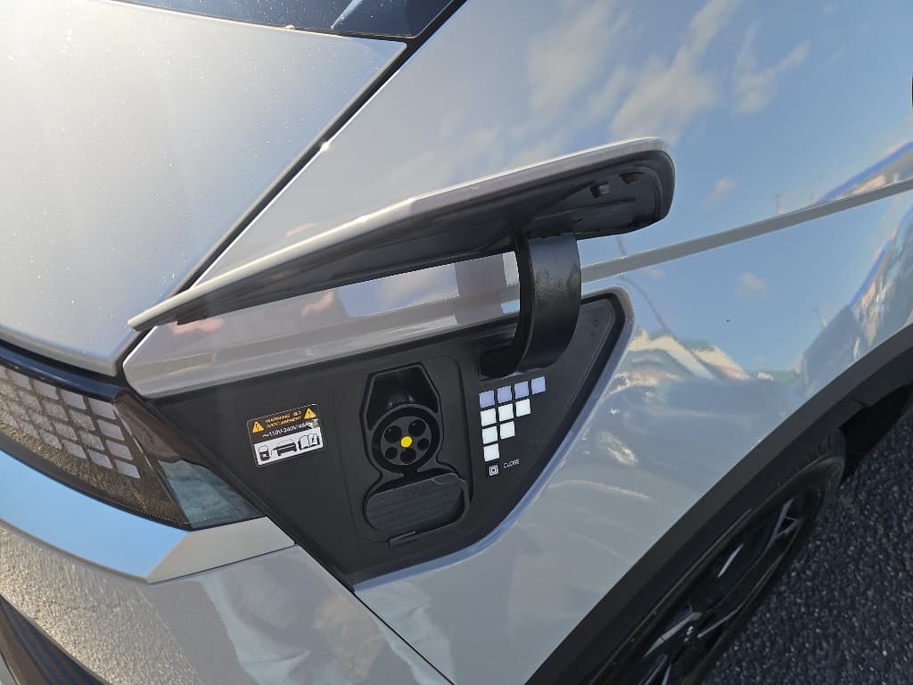 2023 Hyundai IONIQ 5 view 5