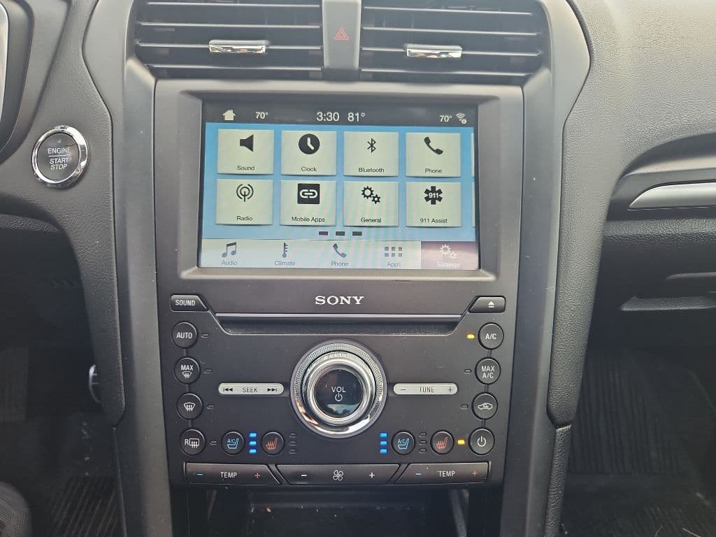 2018 Ford Fusion Energi view 9