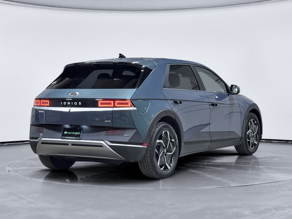 2023 Hyundai IONIQ 5 view 3