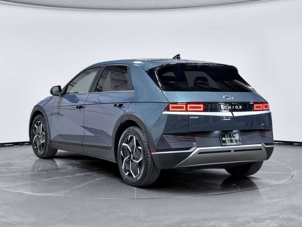 2023 Hyundai IONIQ 5 view 2