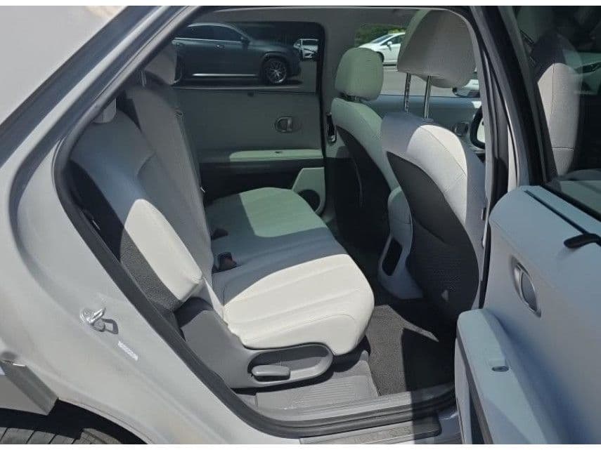 2023 Hyundai IONIQ 5 view 6