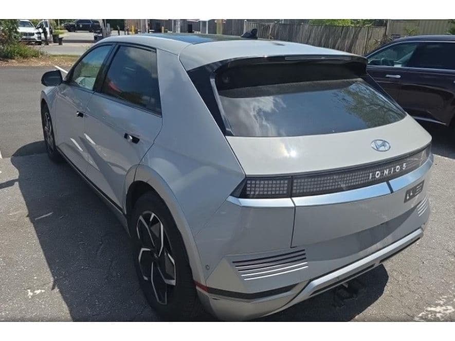 2023 Hyundai IONIQ 5 view 4