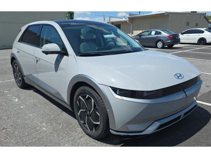 2023 Hyundai IONIQ 5 view 2