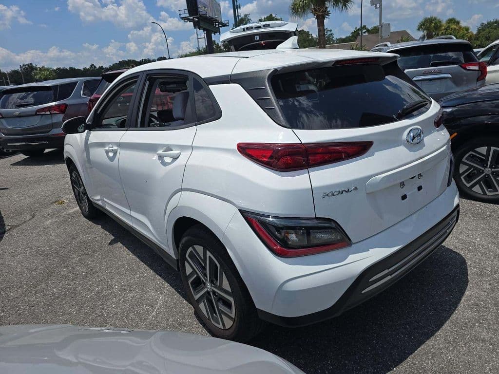 2023 Hyundai Kona EV view 2