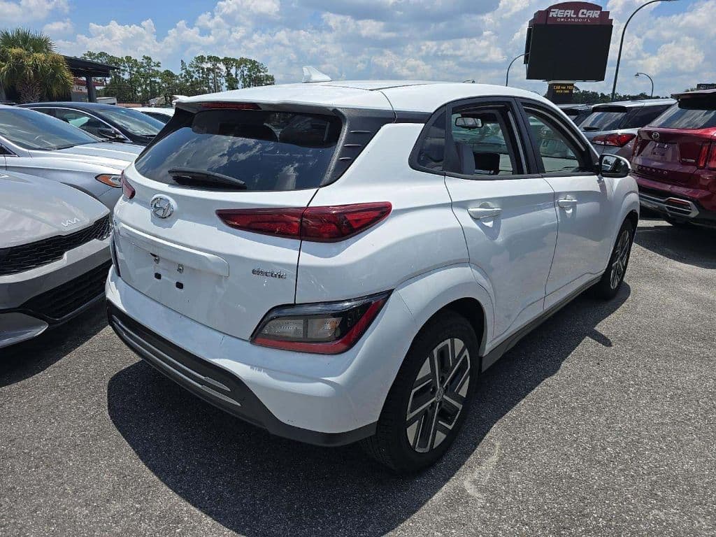 2023 Hyundai Kona EV view 3