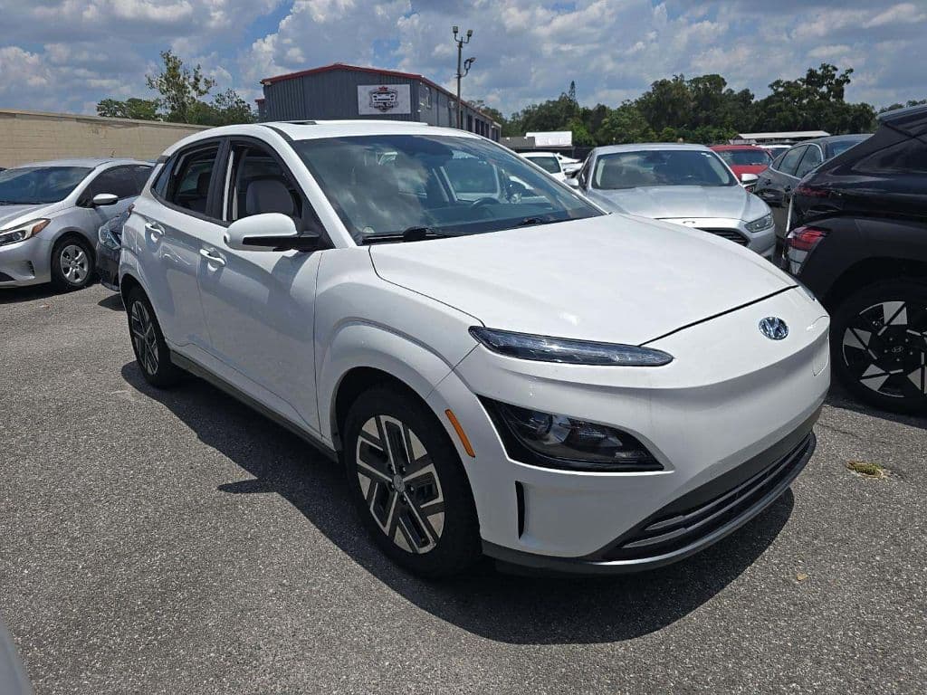 2023 Hyundai Kona EV view 4