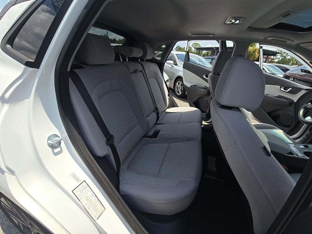 2023 Hyundai Kona EV view 8