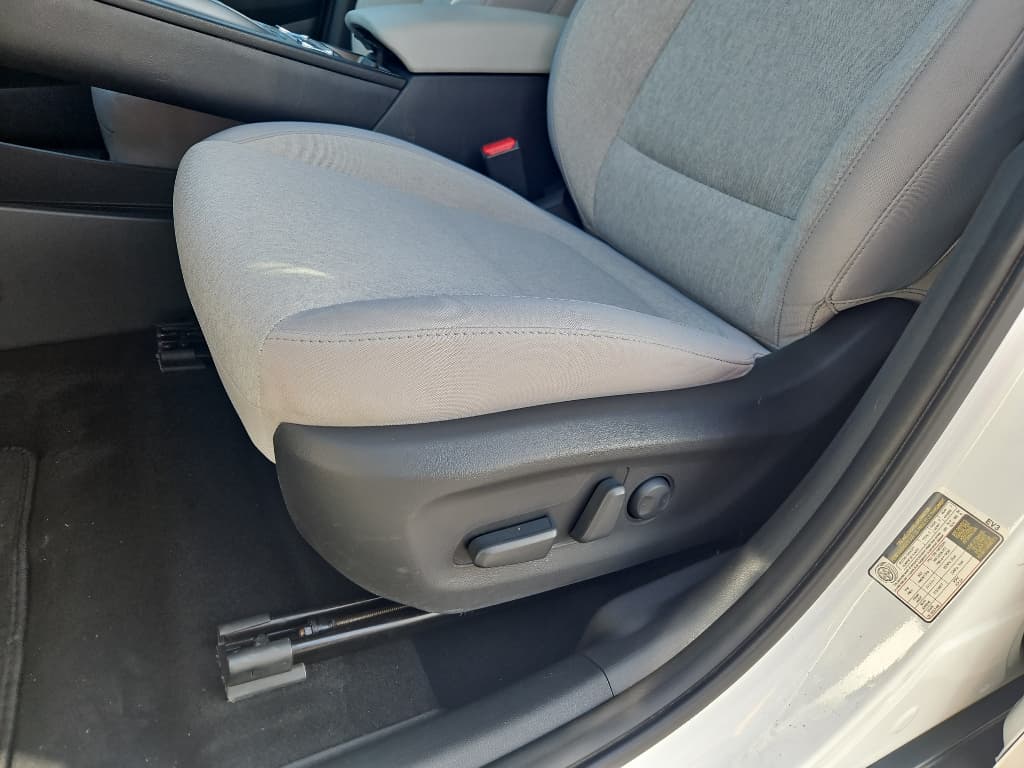 2023 Hyundai Kona EV view 7