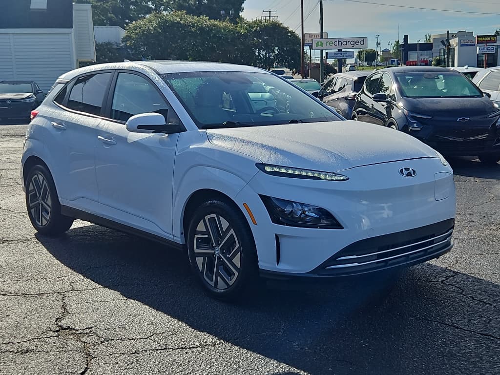 2023 Hyundai Kona EV view 4
