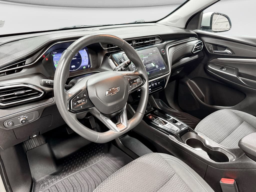 2023 Chevrolet Bolt EUV view 17