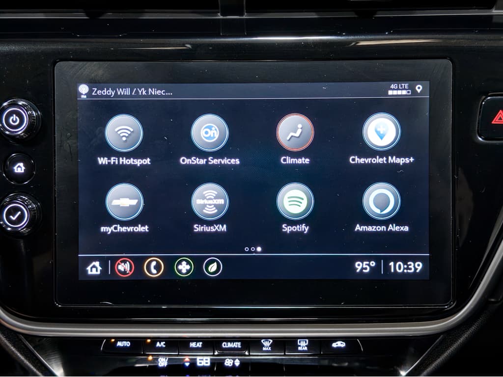 2023 Chevrolet Bolt EUV view 12